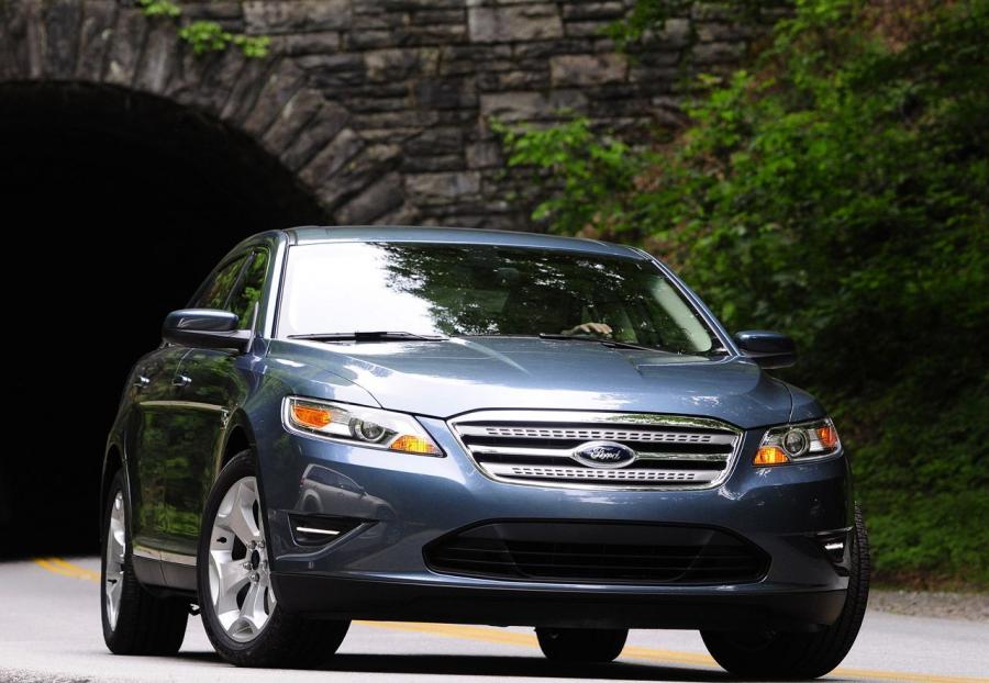  Ford Taurus 2010 года  (фото 113 из 161)